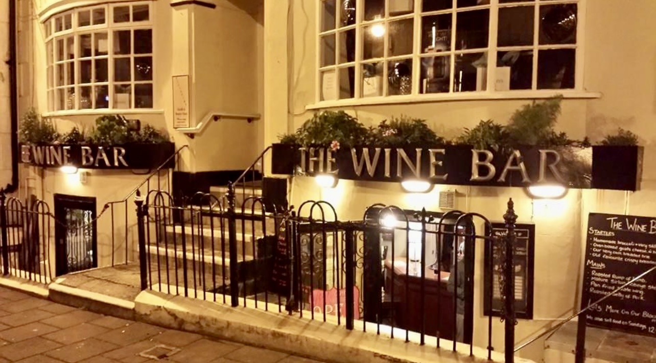 22979A56 B8AB 407D 9378 C04D33AC4924