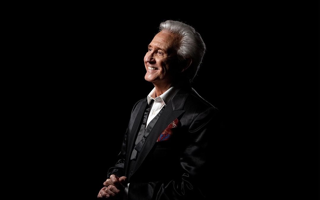 d901beb2-9f96-457d-96d7-f3129664074d-tony christie.jpg