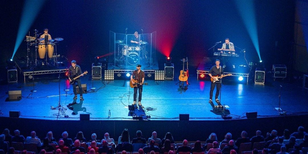 c45edc53-f697-453f-8942-4237309c8301-6918b6e1b2c194cbc2611fb7_The Runrig Experience-p-1080.jpg