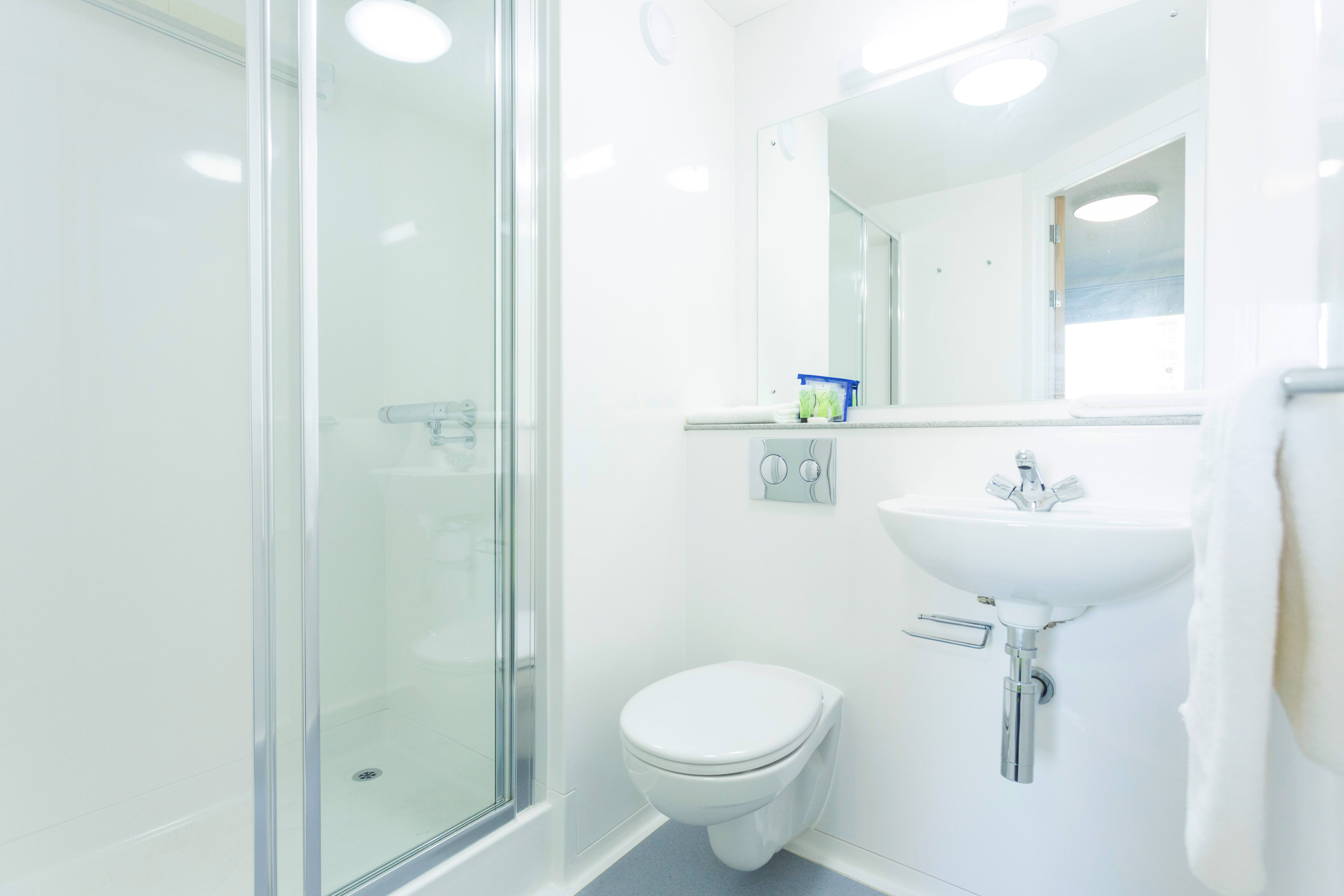 Petros Court Bathroom.jpg