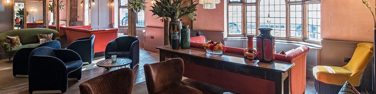 Falstaff Lounge 1